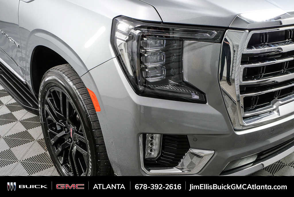 Used 2023 GMC Yukon XL SLT w/ SLT Premium Package image 39