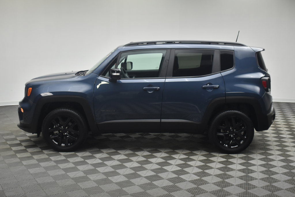 Used 2023 Jeep Renegade Altitude w/ Sun/Sound Group AWD/4WD image 9