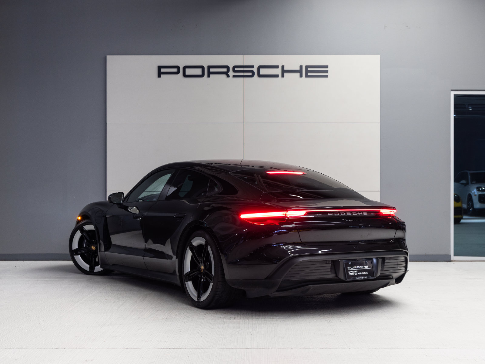 Certified 2025 Porsche Taycan AWD/4WD image 3