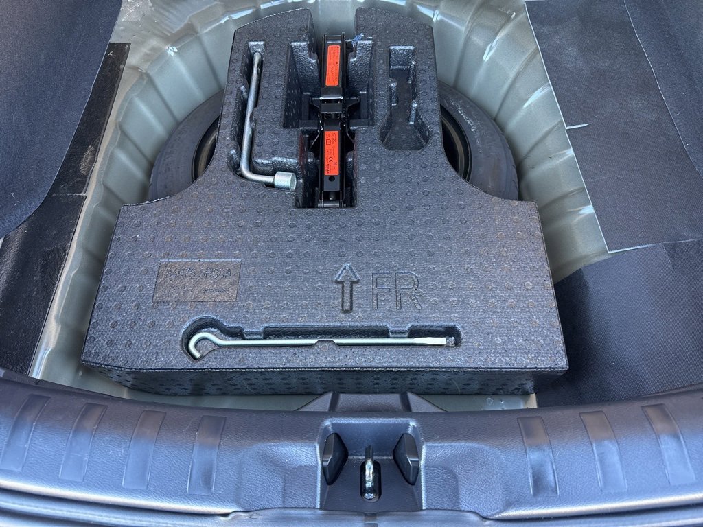 Used 2024 Nissan Kicks SV image 31