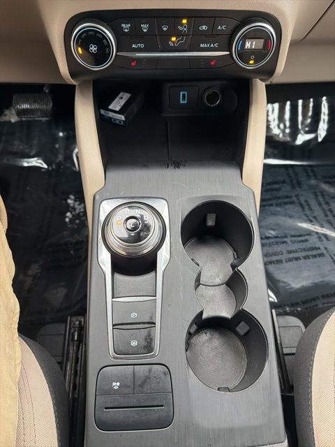 Used 2020 Ford Escape SE Sport image 13