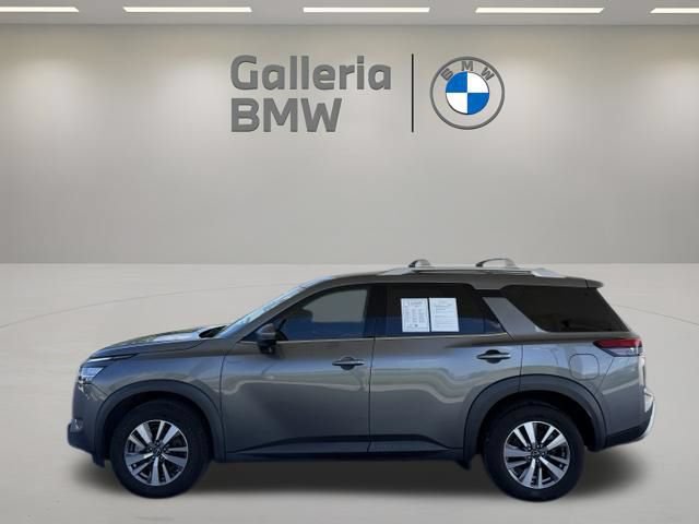 Used 2023 Nissan Pathfinder SL AWD/4WD image 10