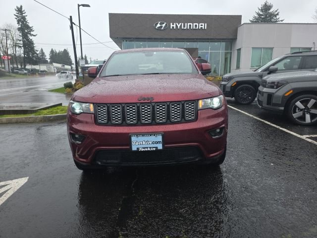 Used 2020 Jeep Grand Cherokee Altitude AWD/4WD image 4