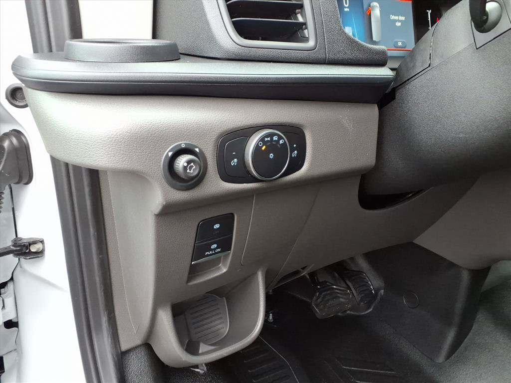 New 2026 Ford Transit 250 148 Medium Roof w/ Load Area Protection Package RWD image 12