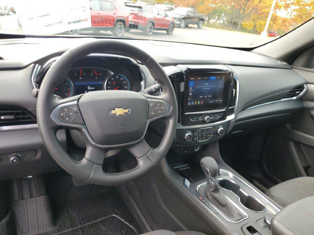 Used 2023 Chevrolet Traverse LT FWD image 7