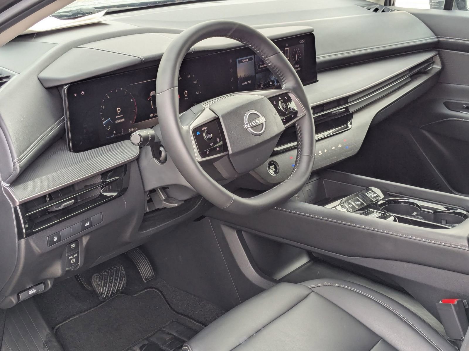 Used 2025 Nissan Murano SV image 12