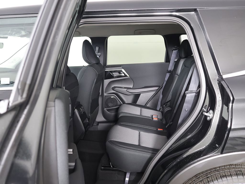 New 2026 Mitsubishi Outlander ES FWD image 28