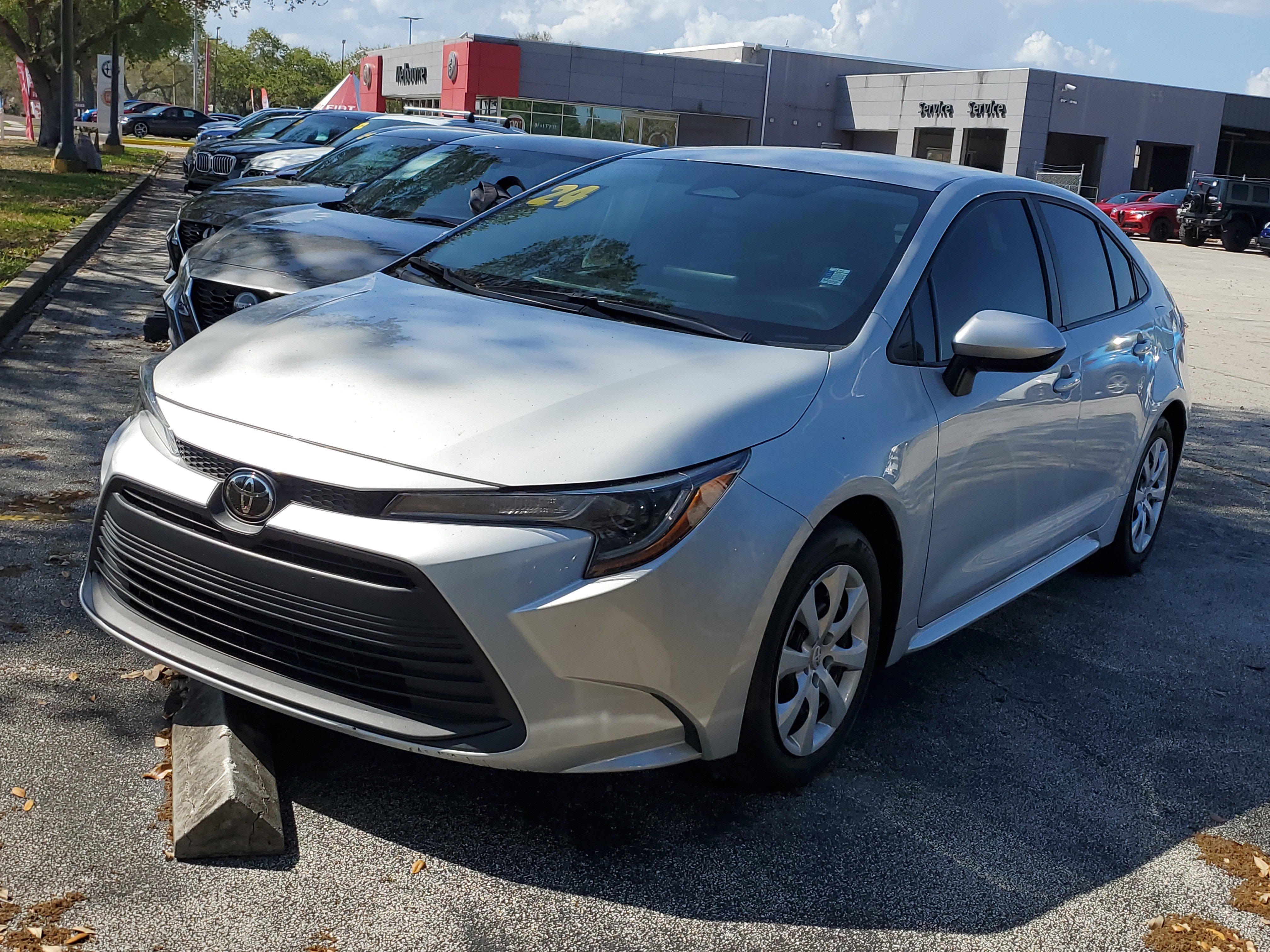 Used 2024 Toyota Corolla LE FWD image 2