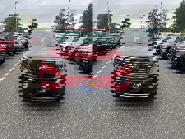 Certified 2022 Ford Explorer XLT w/ Equipment Group 202A image 2