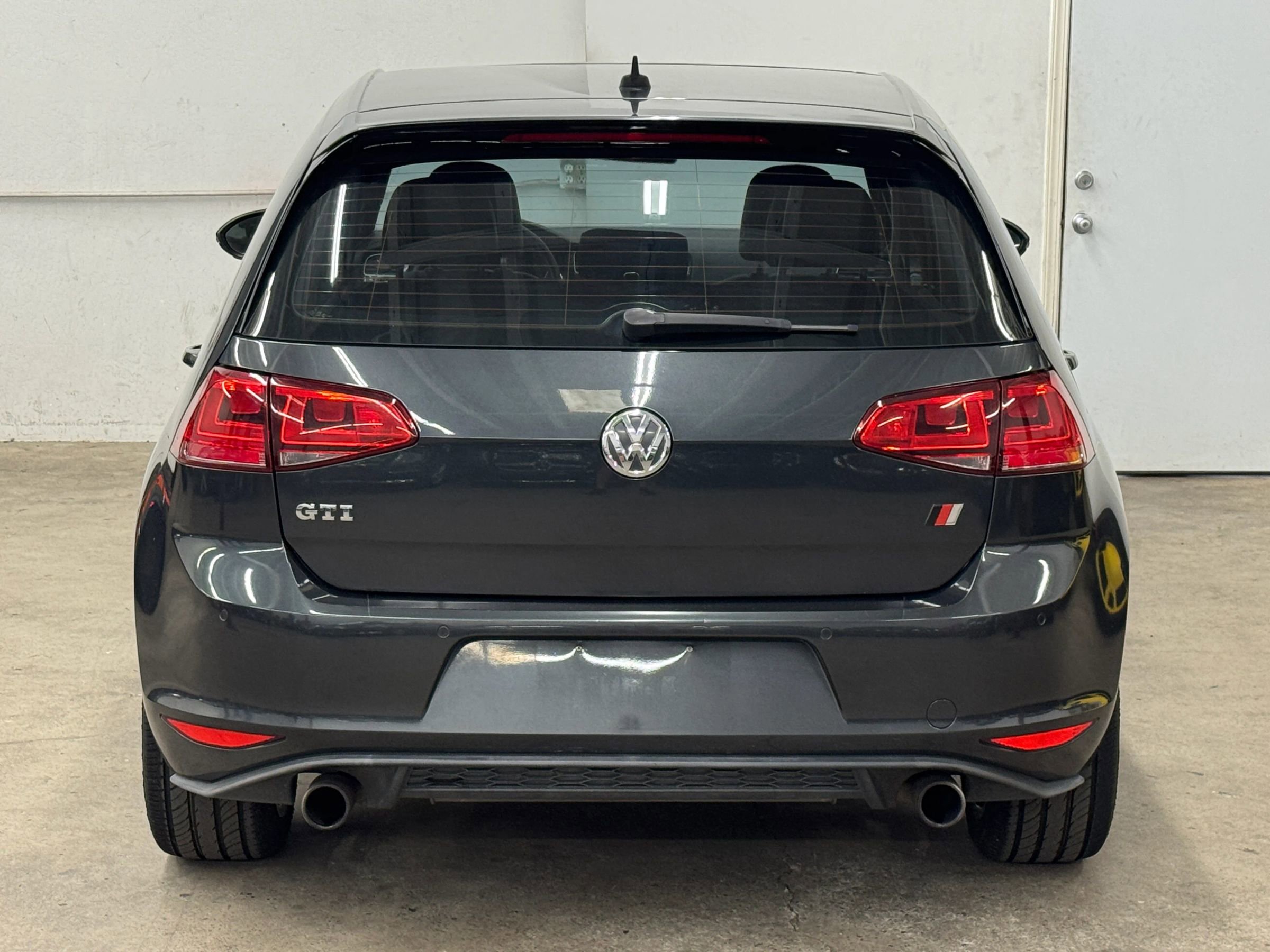 Used 2015 Volkswagen GTI Autobahn w/ Lighting Package (SEL) FWD image 6