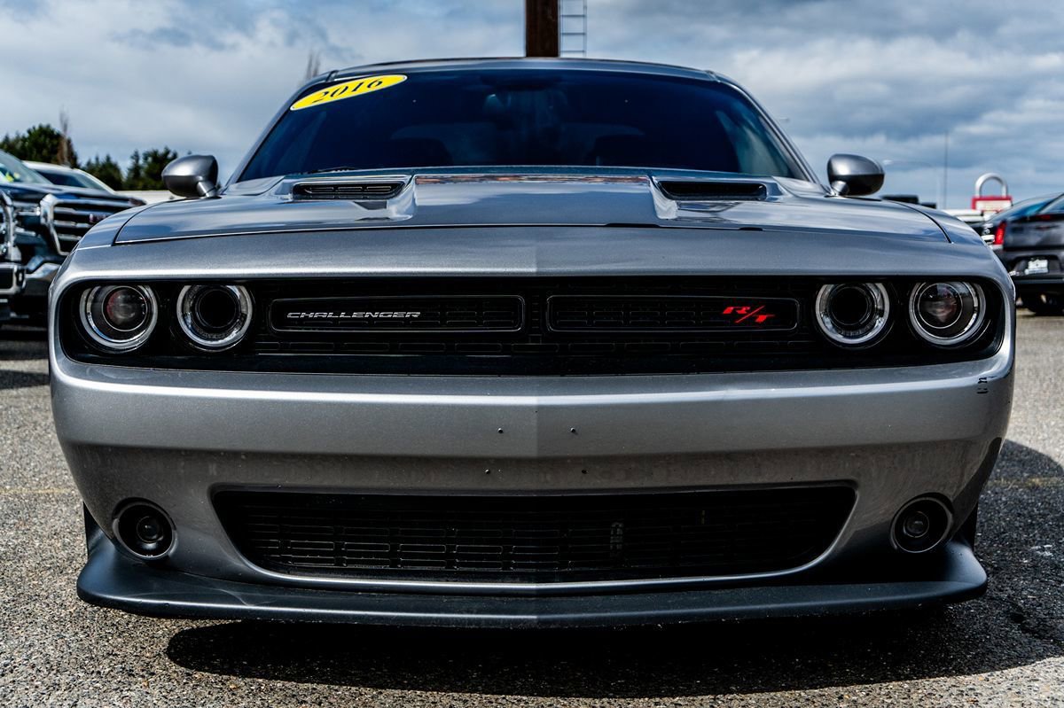 Used 2016 Dodge Challenger R/T Scat Pack w/ Leather Interior Group image 5