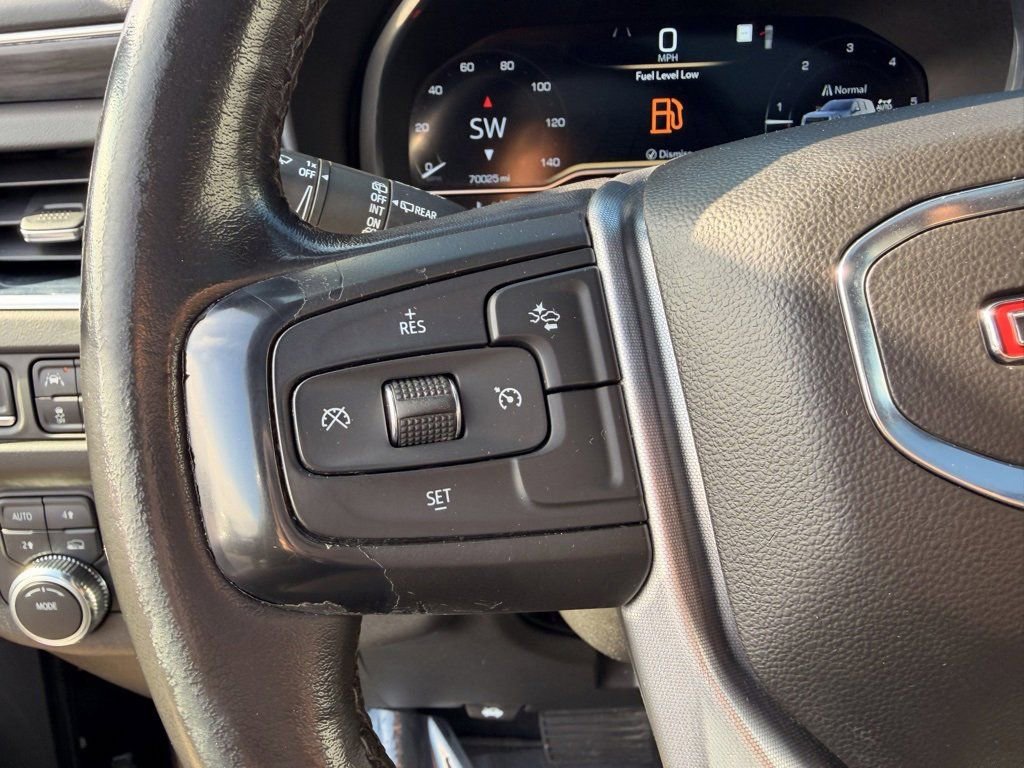 Used 2023 GMC Yukon XL SLT image 18