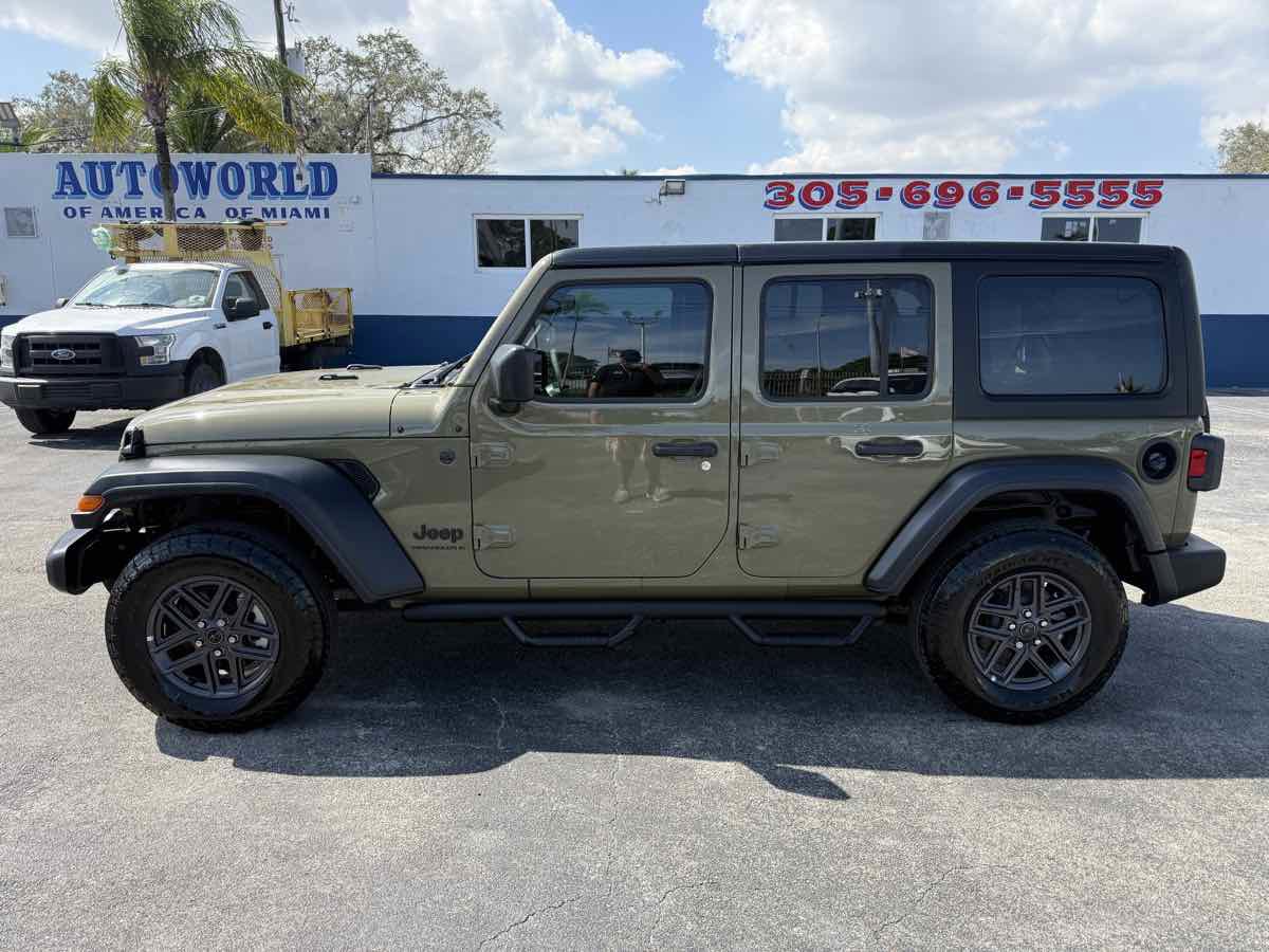 Used 2025 Jeep Wrangler Unlimited Sport image 5