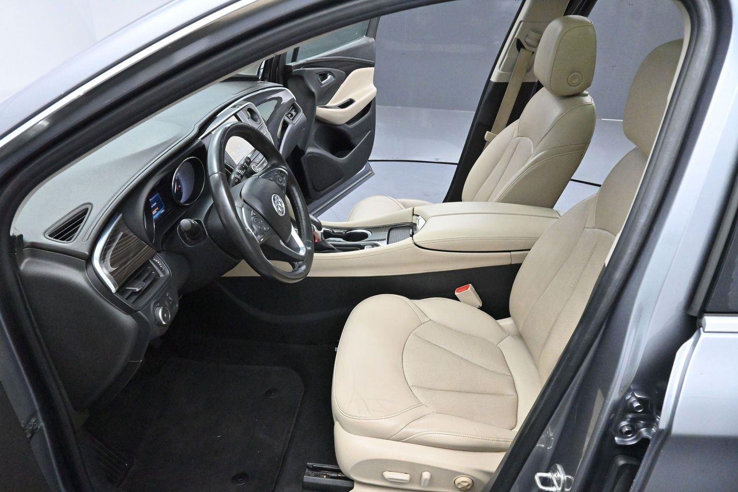 Used 2019 Buick Envision Essence FWD image 12