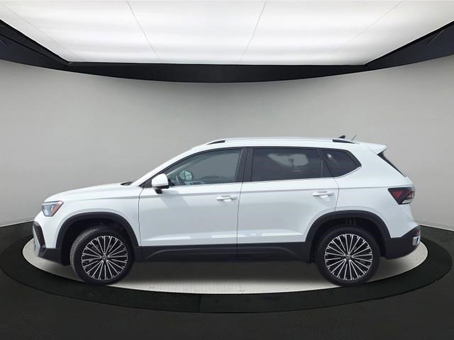 New 2026 Volkswagen Taos SE image 4
