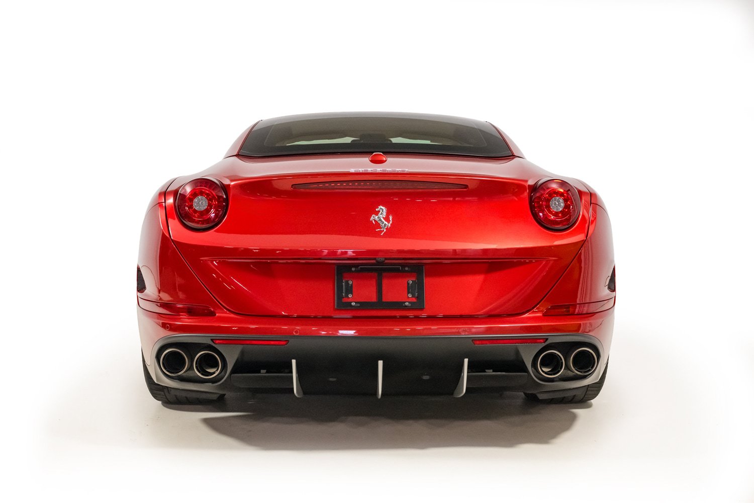 Used 2015 Ferrari California T RWD image 5