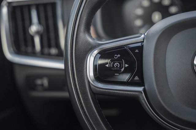 Used 2020 Volvo S90 T6 Inscription image 29