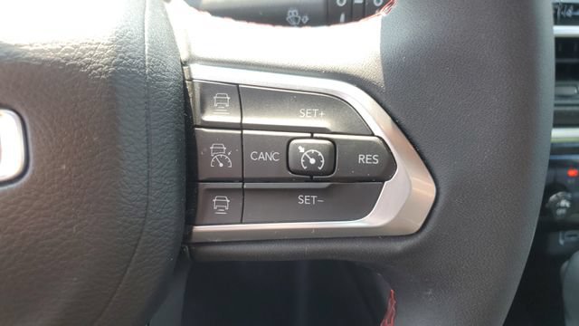 Used 2023 Jeep Compass Trailhawk w/ Trailhawk Convenience Group AWD/4WD image 10