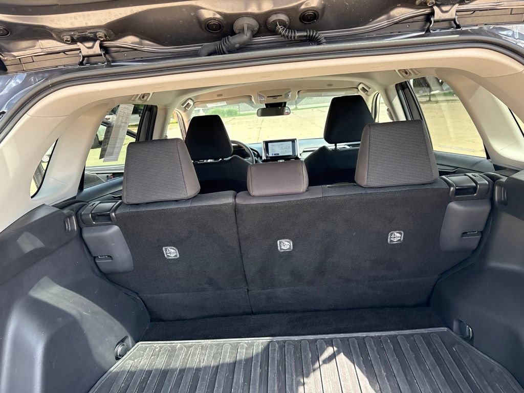 Used 2025 Toyota RAV4 LE AWD/4WD image 25