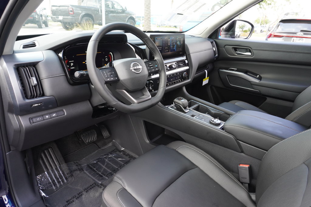 New 2026 Nissan Pathfinder SL w/ SL Premium Package AWD/4WD image 18