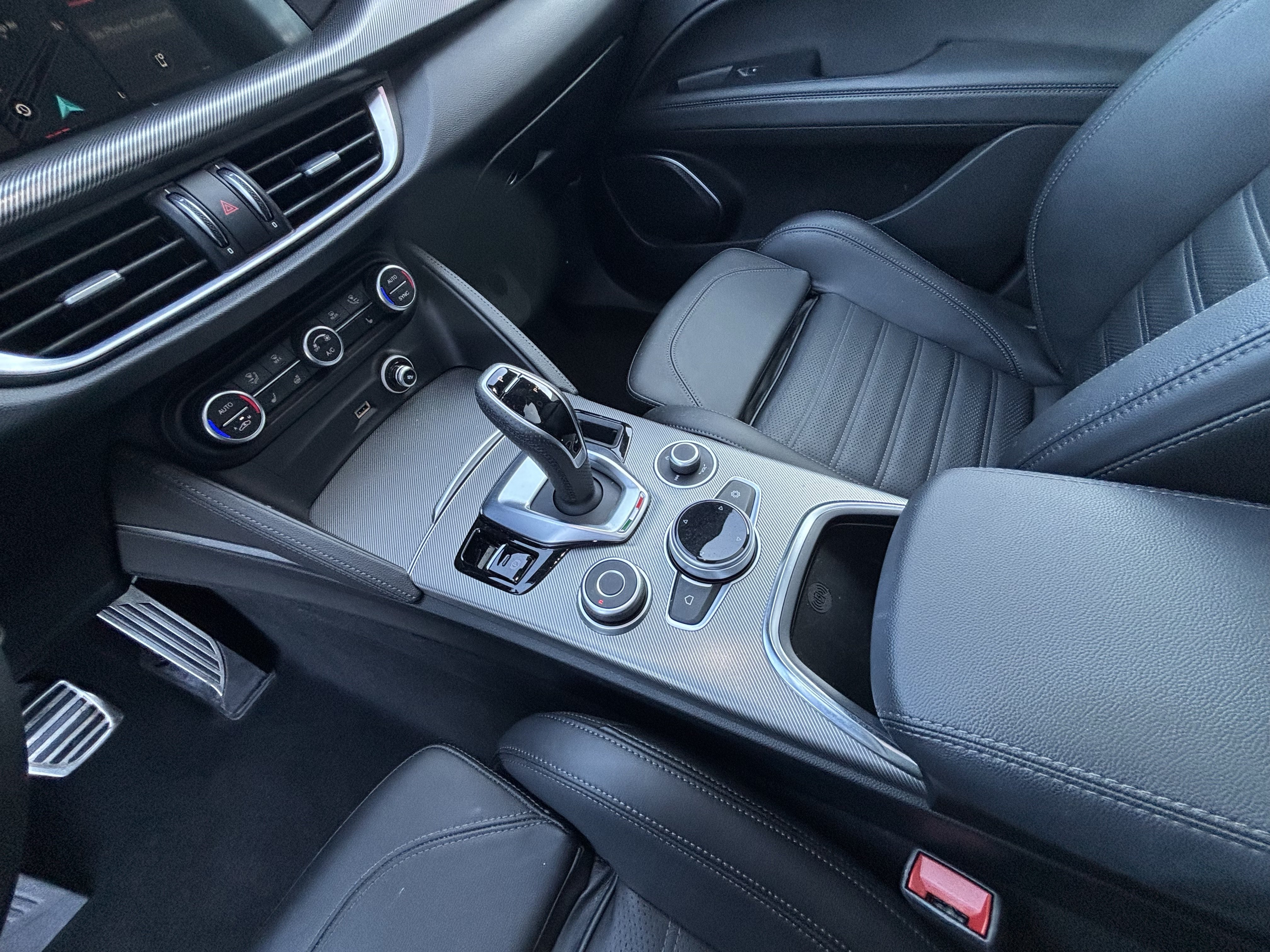 Certified 2023 Alfa Romeo Stelvio Veloce AWD/4WD image 23