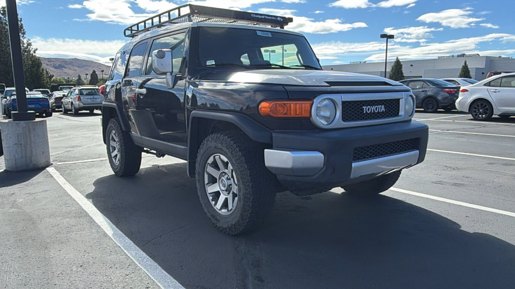 Used 2014 Toyota FJ Cruiser 4WD w/ Upgrade Package image 1