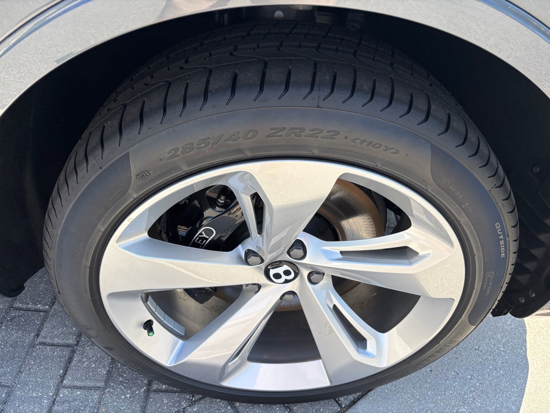 New 2025 Bentley Bentayga Extended Wheelbase image 35