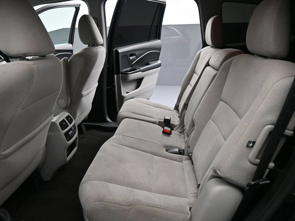 Used 2017 Honda Pilot EX image 15