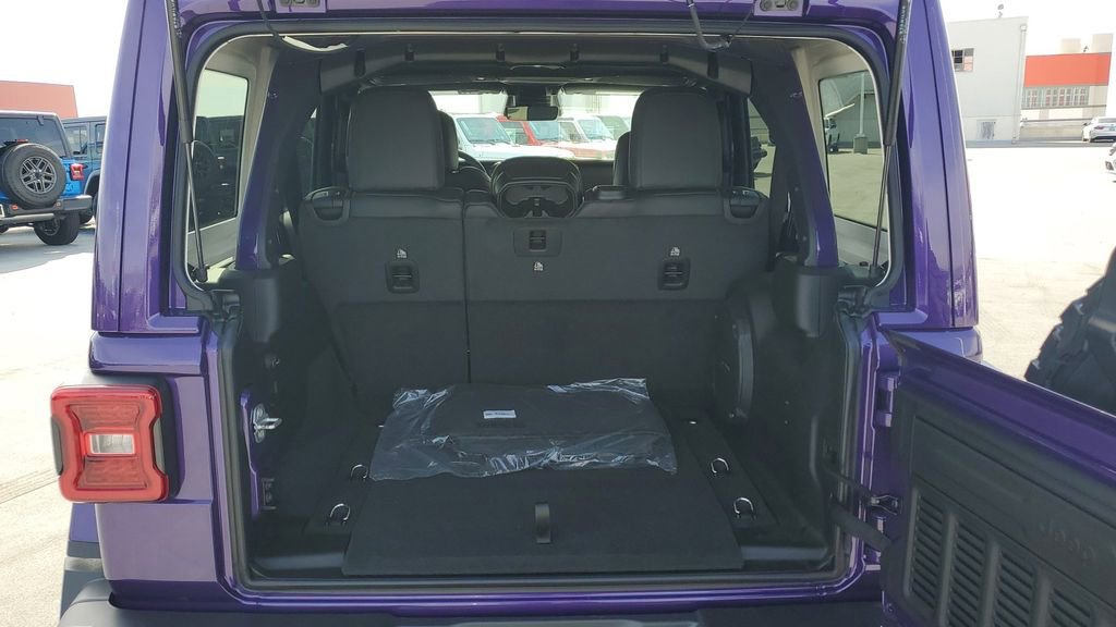 New 2026 Jeep Wrangler Unlimited Rubicon w/ Safety Group image 11