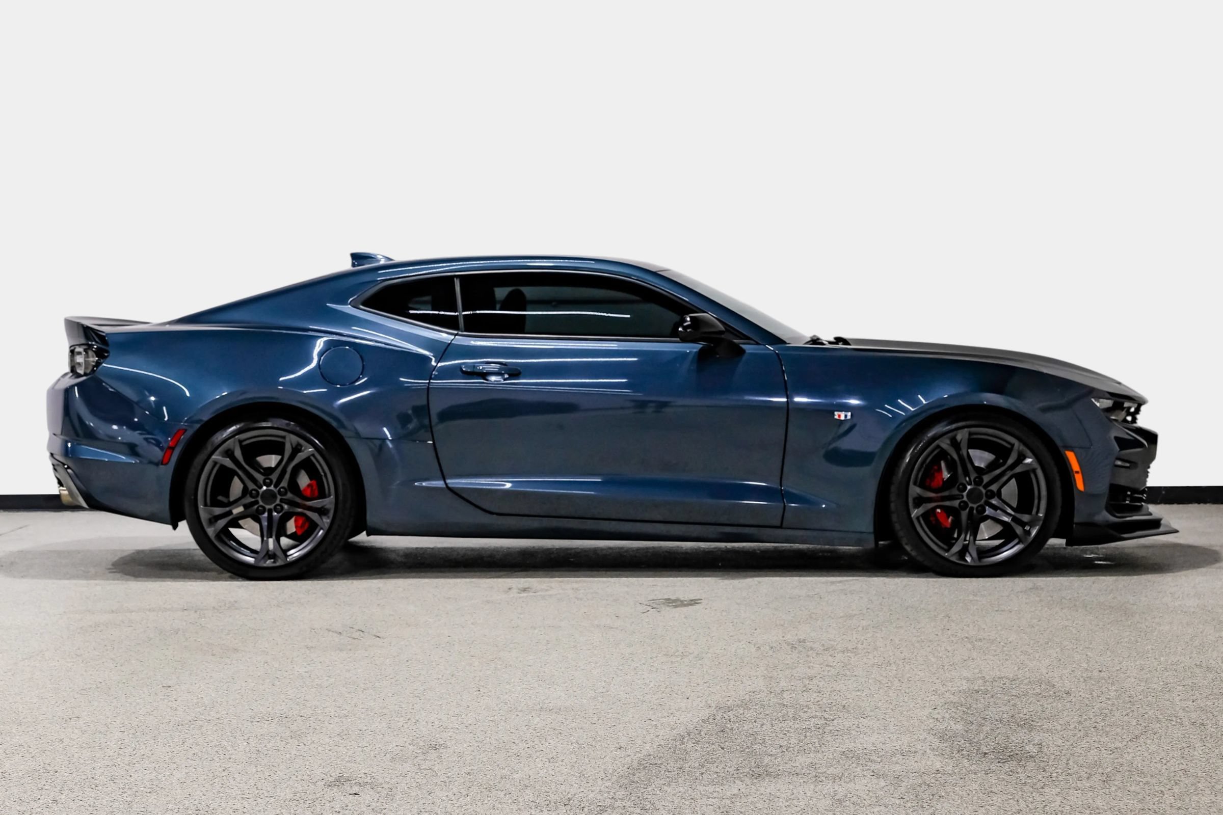 Used 2019 Chevrolet Camaro SS RWD image 5