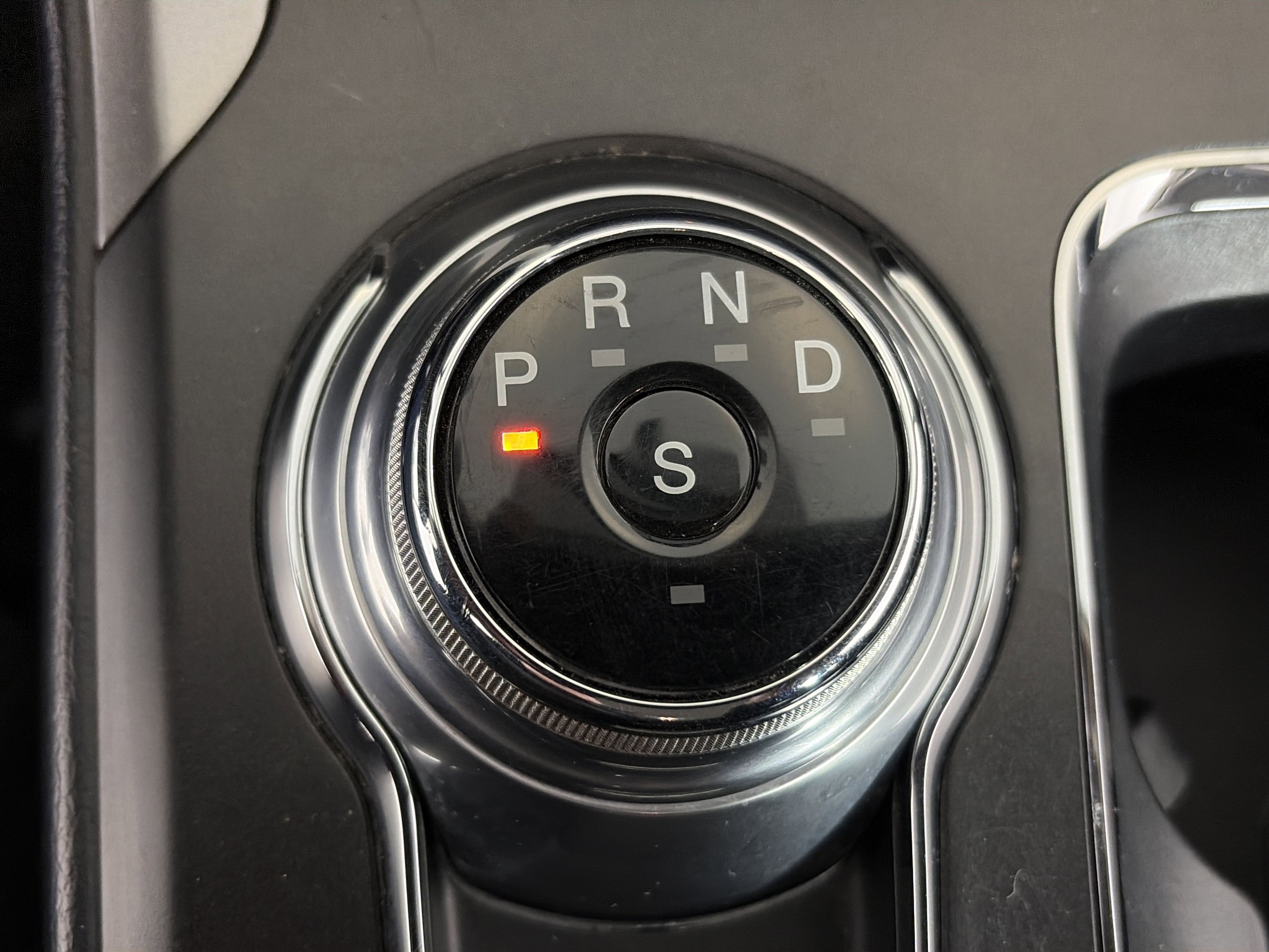 Used 2018 Ford Fusion SE w/ Fusion SE Technology Package FWD image 25
