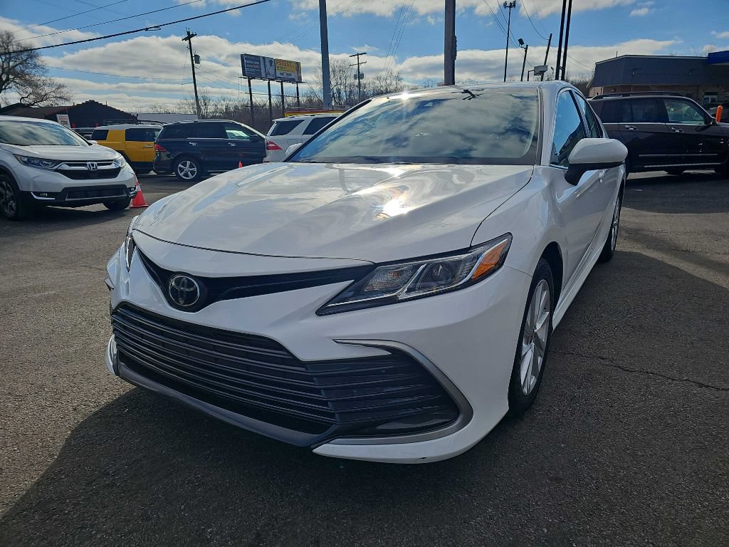 Used 2021 Toyota Camry LE FWD image 14