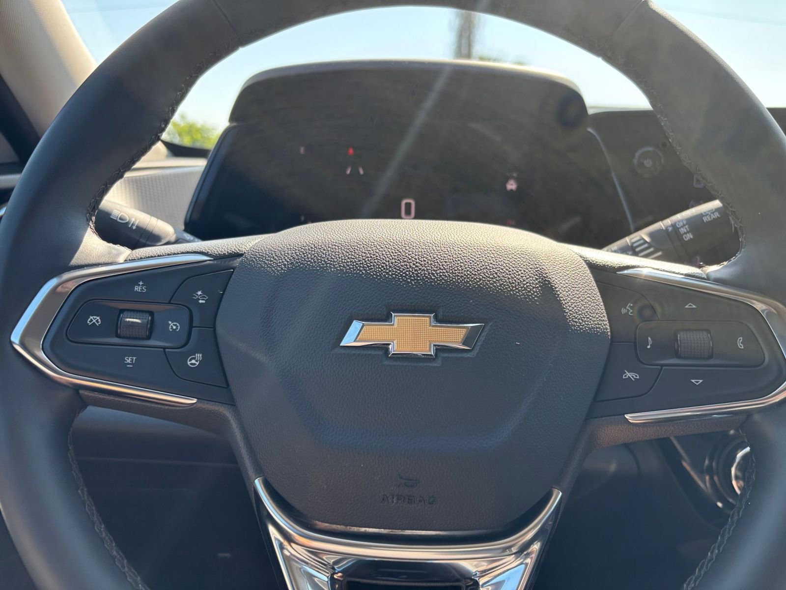 Used 2025 Chevrolet Trax LT w/ LT Convenience Package image 30