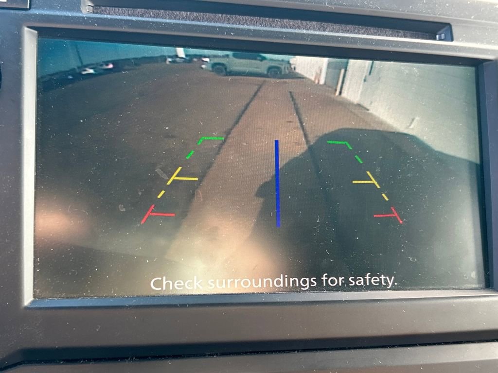 Used 2019 Nissan Titan SV w/ SV Convenience Package image 10