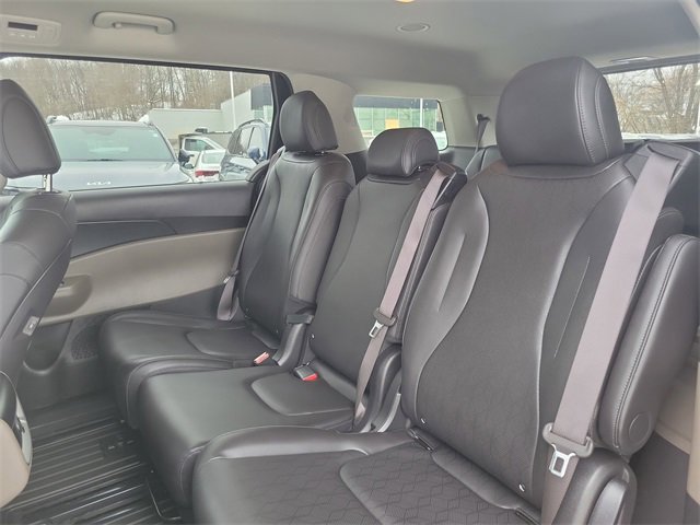 Certified 2025 Kia Carnival LXS image 21