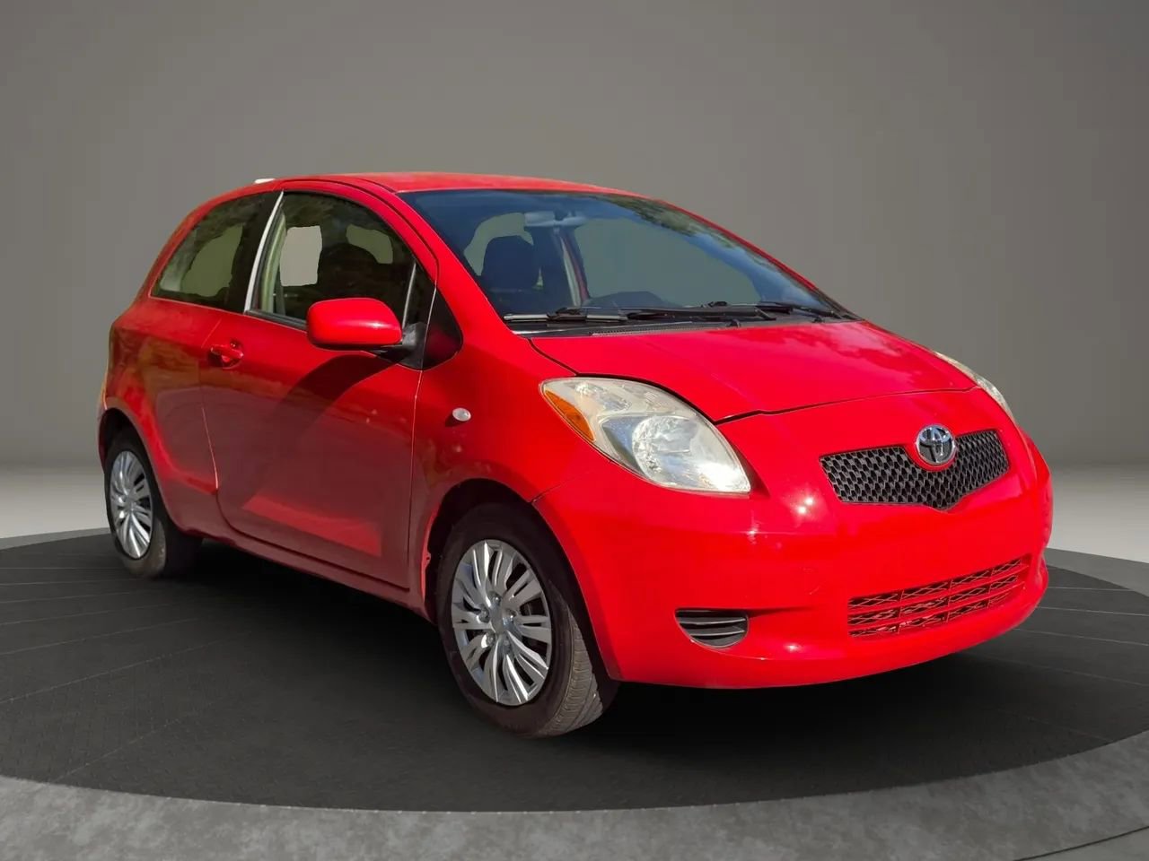 Used 2007 Toyota Yaris 2-Door Hatchback FWD image 3