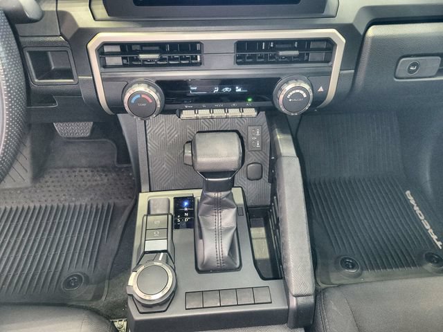 Used 2025 Toyota Tacoma SR AWD/4WD image 19