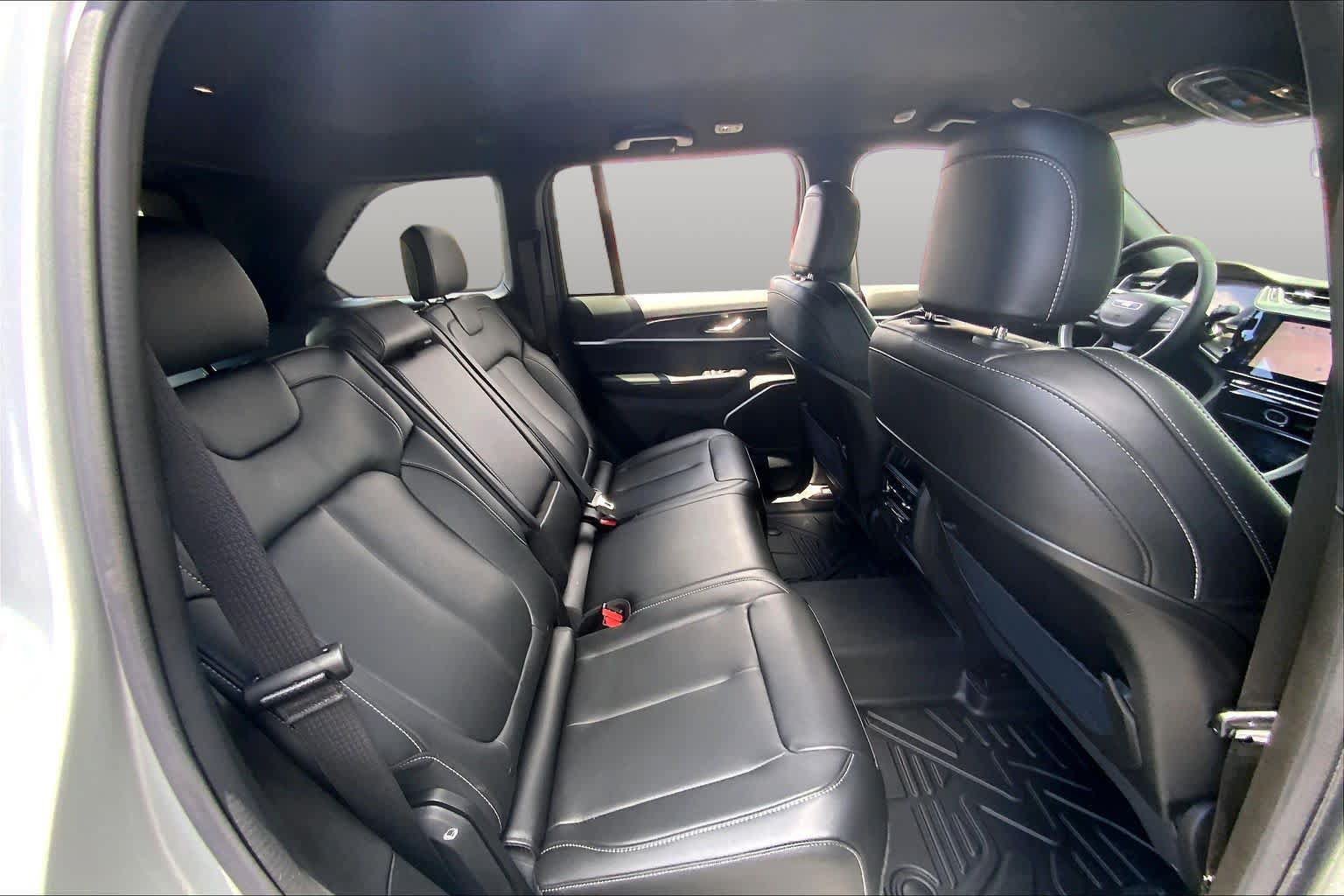 Used 2026 Jeep Grand Cherokee Limited AWD/4WD image 20
