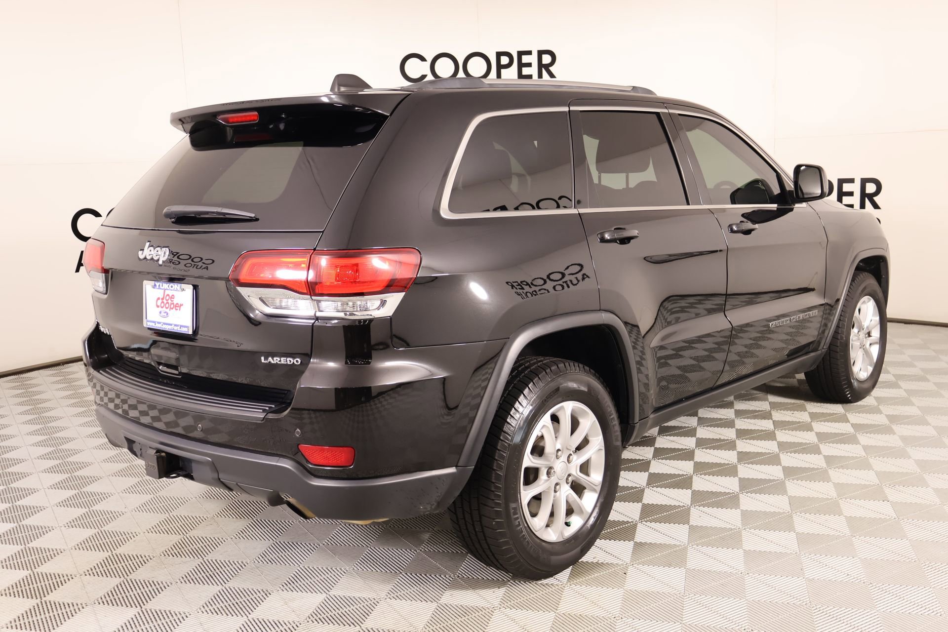 Used 2021 Jeep Grand Cherokee Laredo image 19