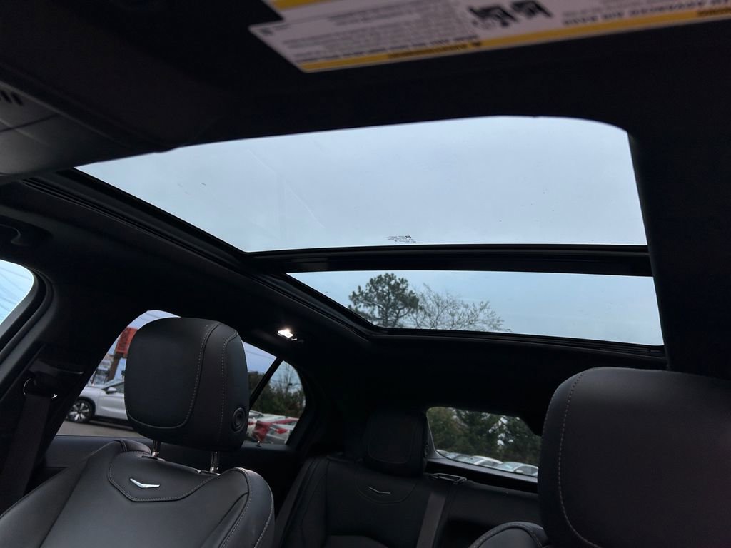 Used 2022 Cadillac XT4 Premium Luxury w/ Enhanced Visibility Package image 16