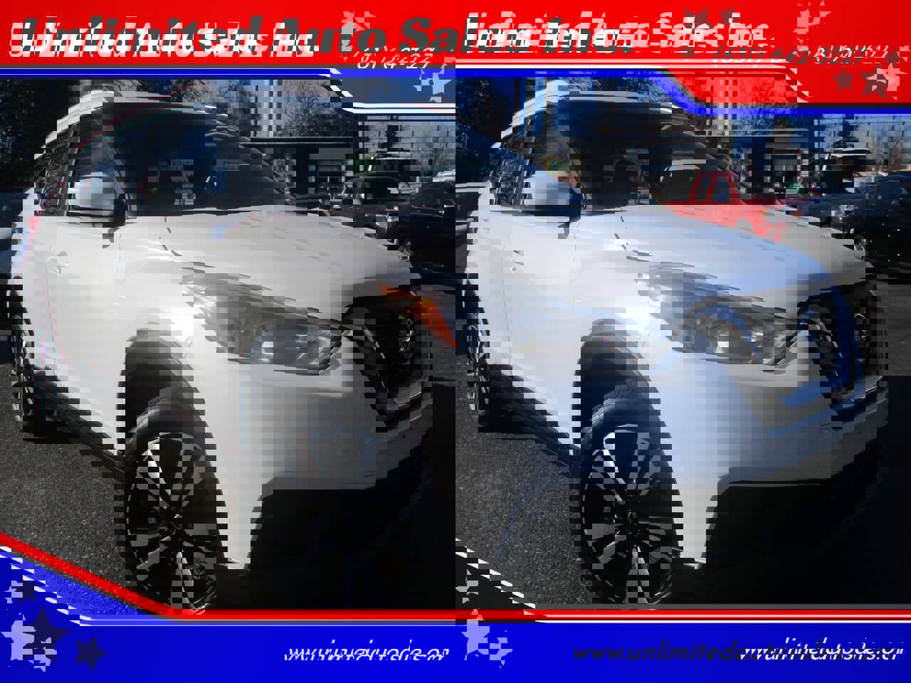 Used 2018 Nissan Kicks SV image 1