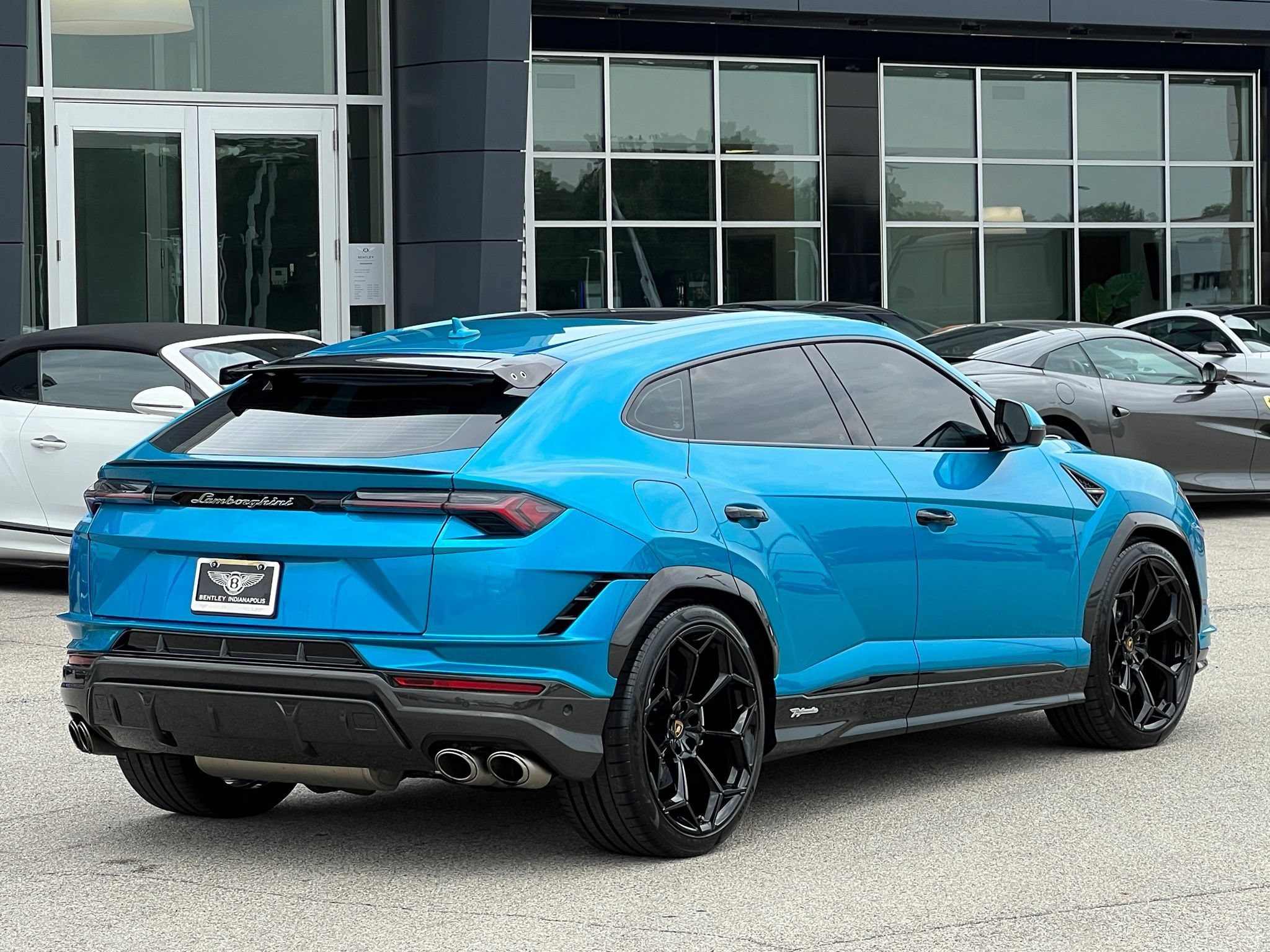 Used 2023 Lamborghini Urus Performante AWD/4WD image 11