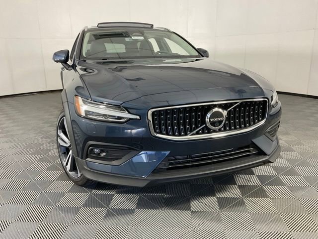 New 2026 Volvo V60 B5 Cross Country Plus w/ Protection Package Premier image 39