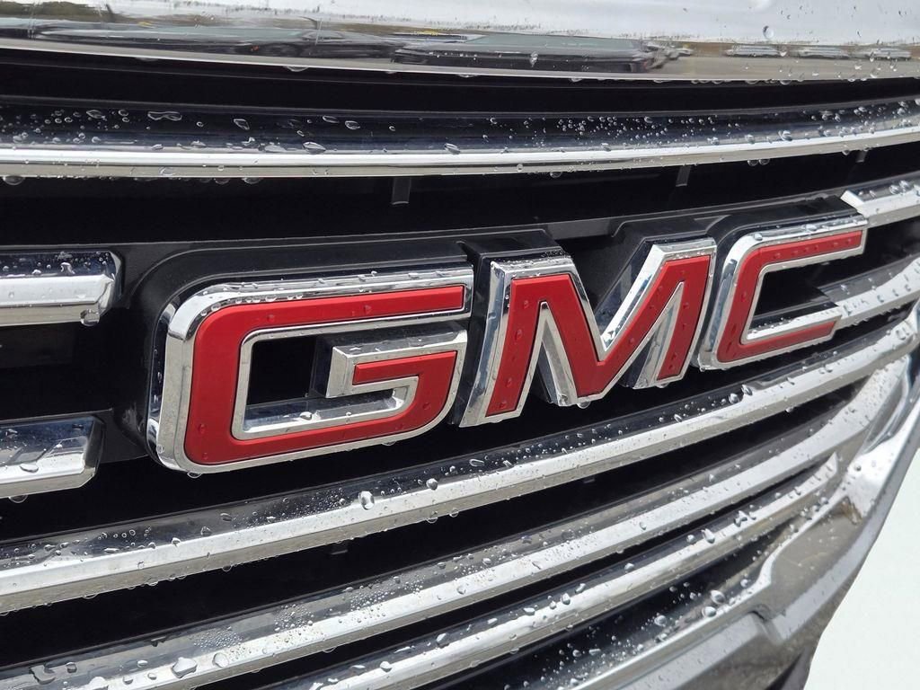 Used 2024 GMC Terrain SLT image 5