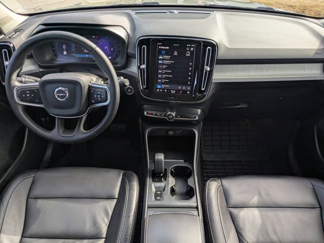 Certified 2023 Volvo XC40 B5 Core w/ Convenience Package image 19