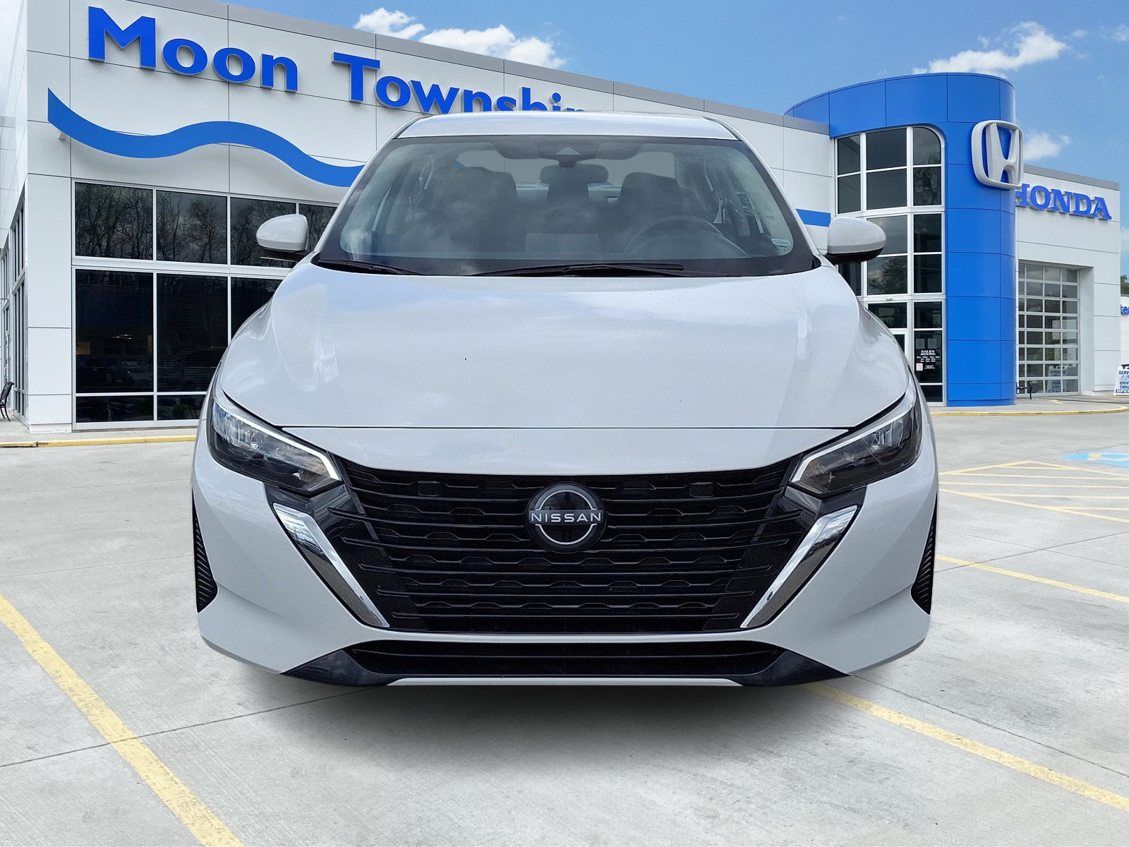 Used 2025 Nissan Sentra SV image 2