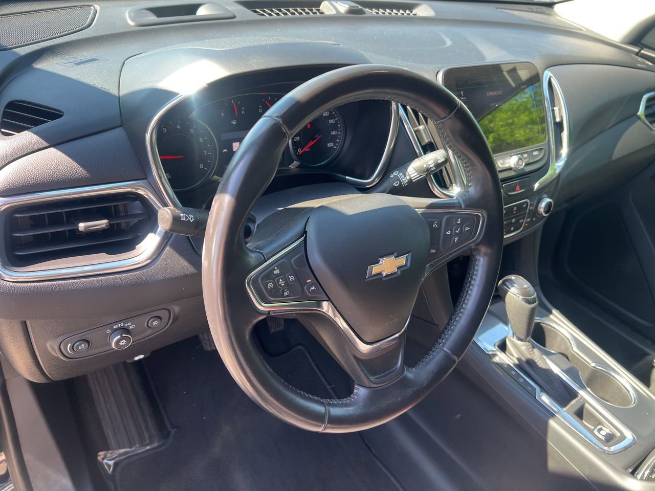 Used 2020 Chevrolet Equinox LT image 18