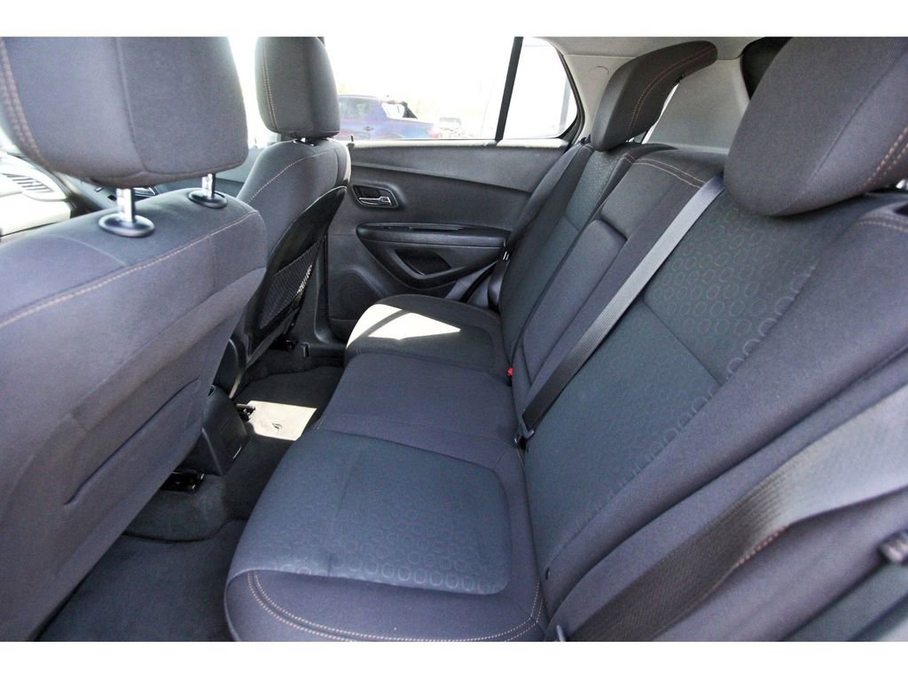 Used 2019 Chevrolet Trax LS w/ Tint and Cruise Package FWD image 14