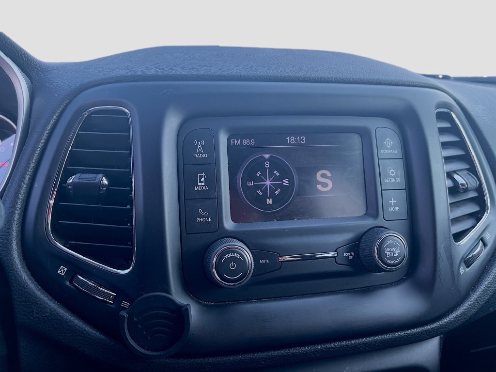 Used 2018 Jeep Compass Sport w/ Cold Weather Group AWD/4WD image 19