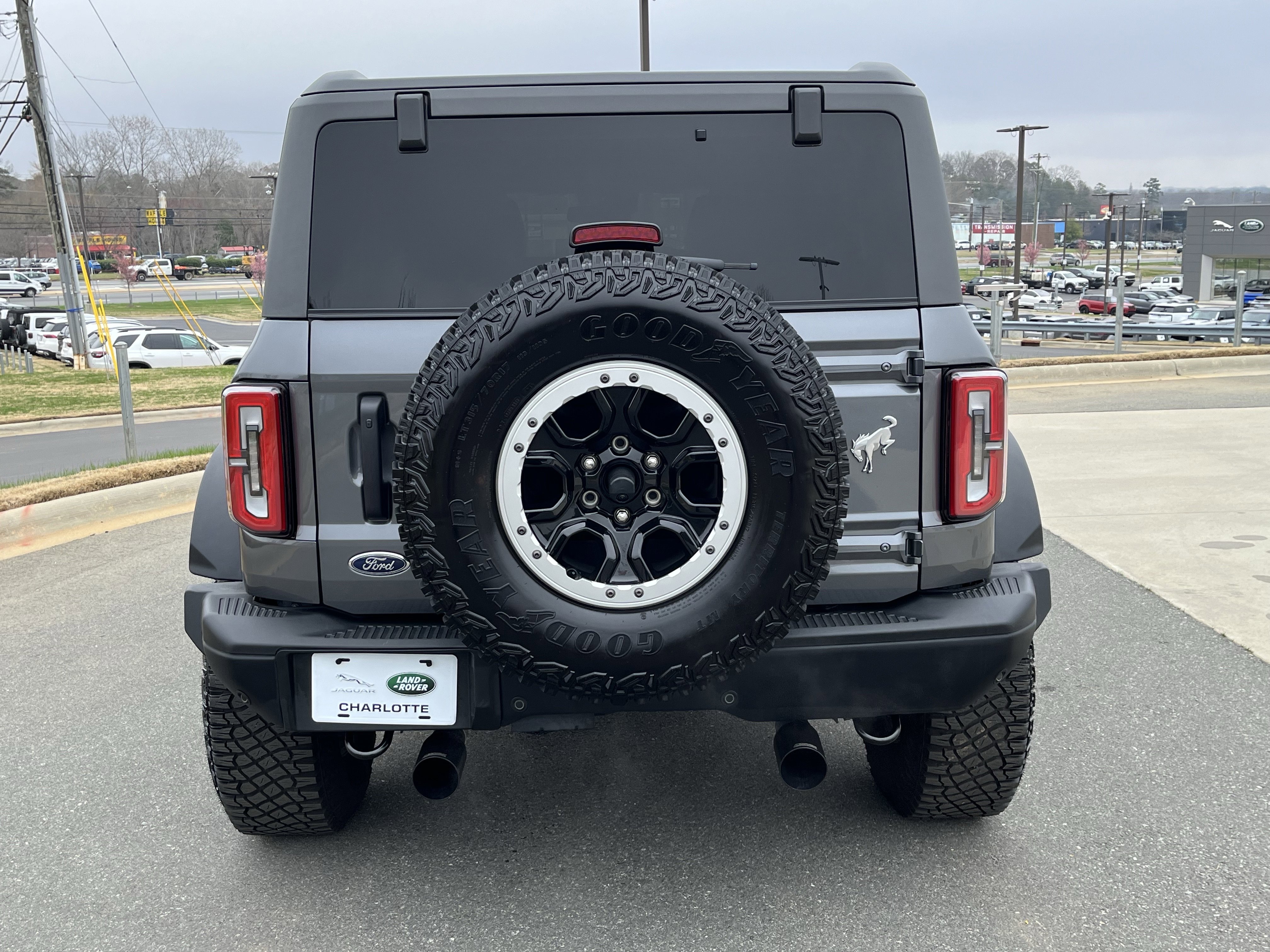 Used 2024 Ford Bronco Badlands image 8